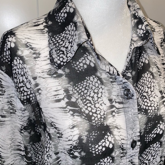 CABi #988 BLACK WHITE SNAKESKIN Button Up Long Sleeve Blouse M - Picture 5 of 13
